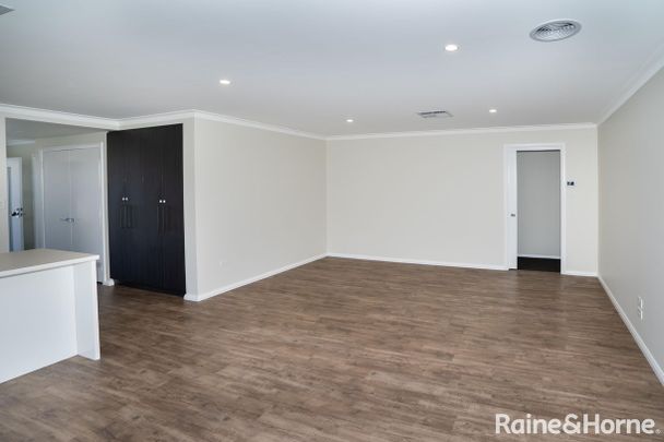 MODERN PROEPRTY IN STUNNING SUBURB - Photo 1