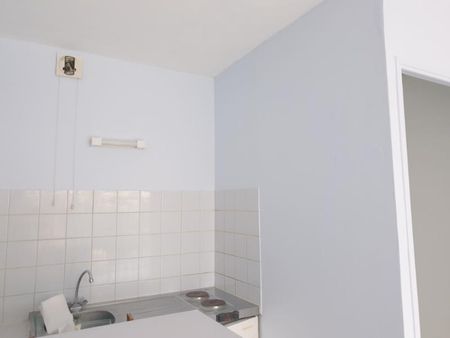 Location Appartement 1 pièce 24m² TOURS 37000 - Photo 3