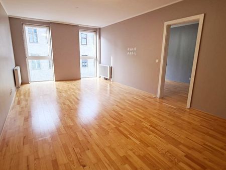 UNBEFRISTET, INNSTRASSE, sonnige 69 m2 Altbau, 2 Zimmer, Komplettküche, Wannenbad, Parketten, 2. Liftstock - Foto 2