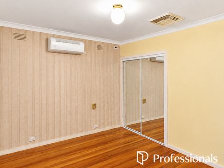 3 Bed Family home in Burwood East - Photo 2