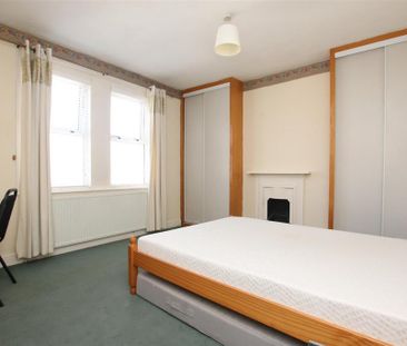 4 bedroom house to rent - Photo 2