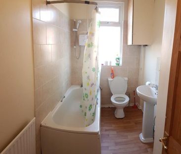 3 bedroom semi-detached house to rent - Photo 6