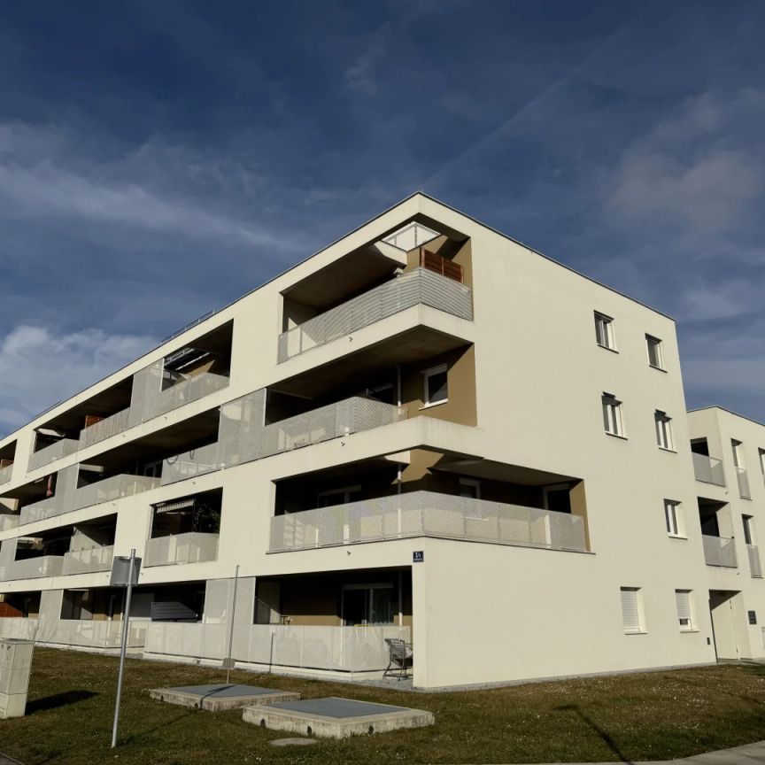 SELTENE GELEGENHEIT - 3 ZIMMER MIT RIESEN TERRASSE - SÜD-WEST SEITIG - MÖBLIERTE KÜCHE - JETZT ANFRAGEN - Foto 2