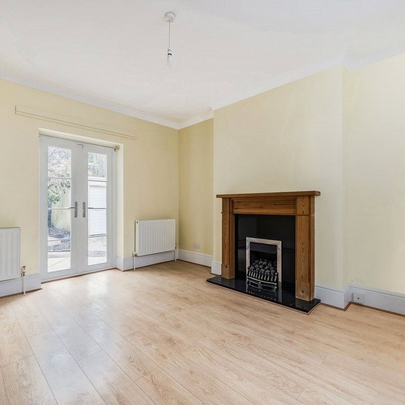 Adelphi Road, Epsom, Surrey, KT17 1JB - Photo 1