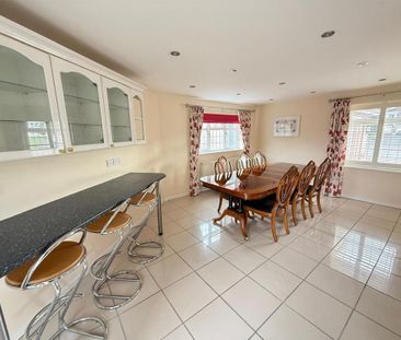 5 bedroom detached house to rent - Photo 4