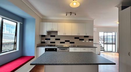 Fabulous Four Bedroom Home in Browns Bay - Photo 2