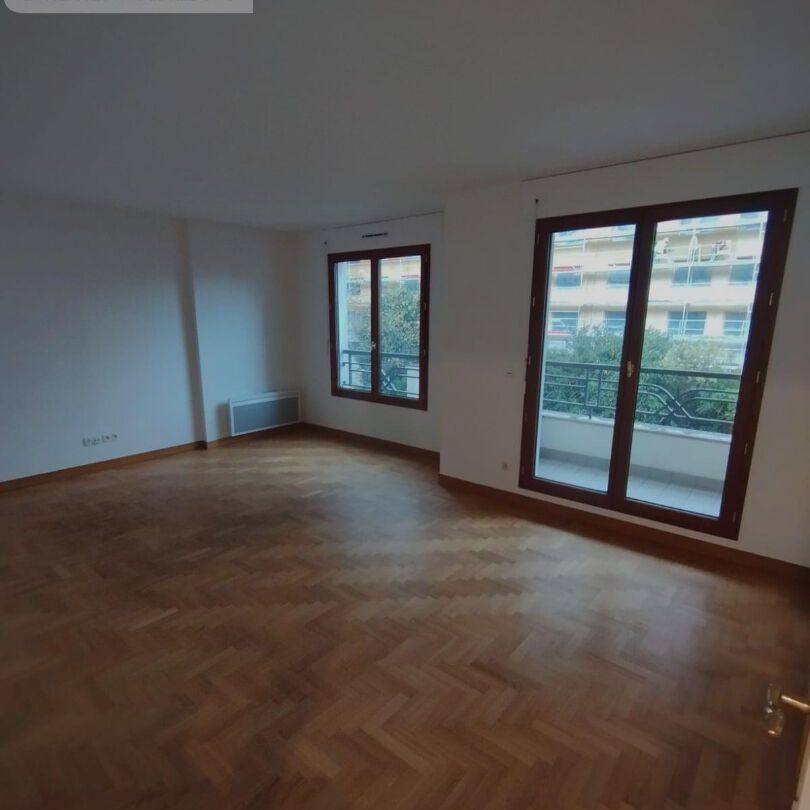 Appartement Courbevoie 4 pièce(s) 83.29 m2 - Photo 1