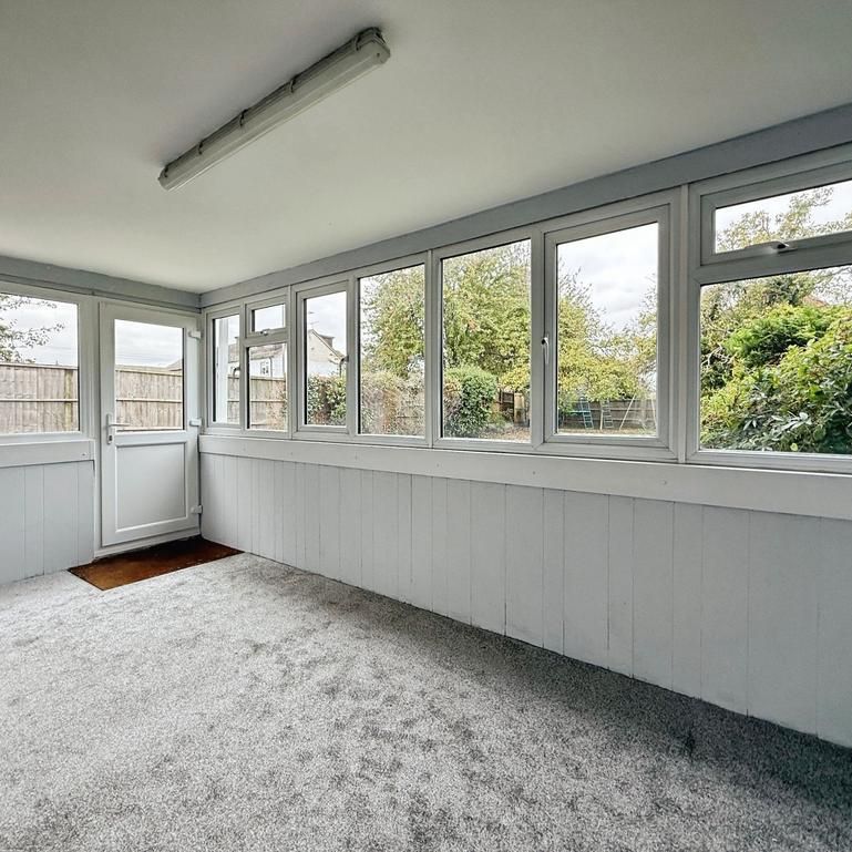 3 bedroom end of terrace house to rent - Photo 1