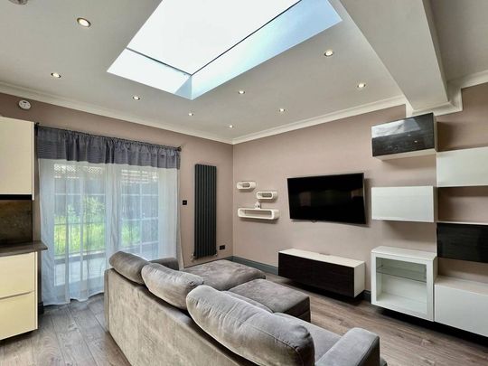 4 bedroom terraced house to rent - Photo 1