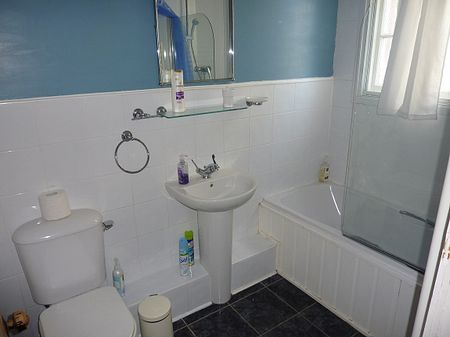 Property to let in St Andrews - Photo 3