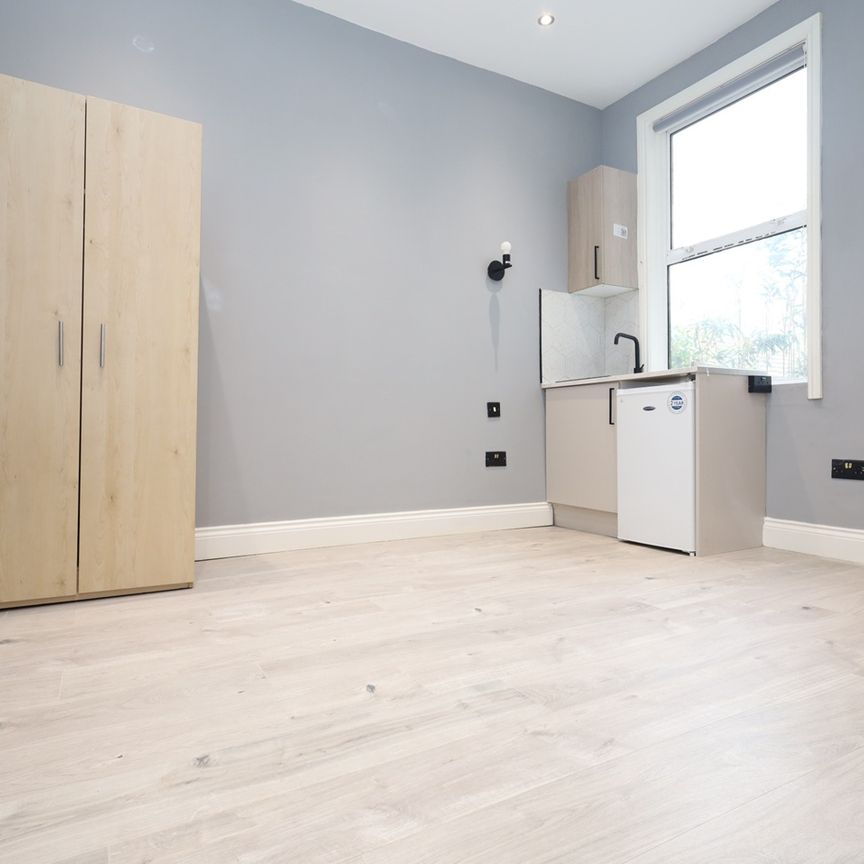 Studio Flat, Nightingale Grove, SE13 - Photo 1