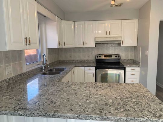 For Lease - 154 Northwood Drive, Toronto, Ontario - Photo 1