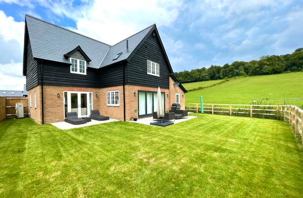 3 Pablo Court, Chesham - Photo 1