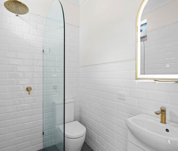 Dual Living Under One Roof - Photo 4