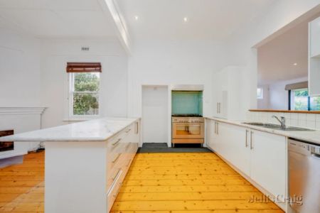 4 Bed, 2 Bath - Photo 5