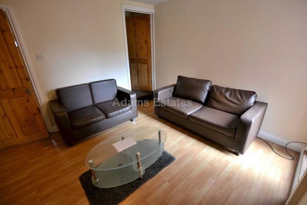 4 bedroom terraced house to rent - Photo 1