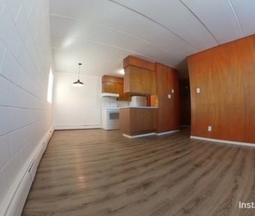 1 BDRM/1 BATH – 2315 7TH ST E – Available SEPT 1ST - Photo 3
