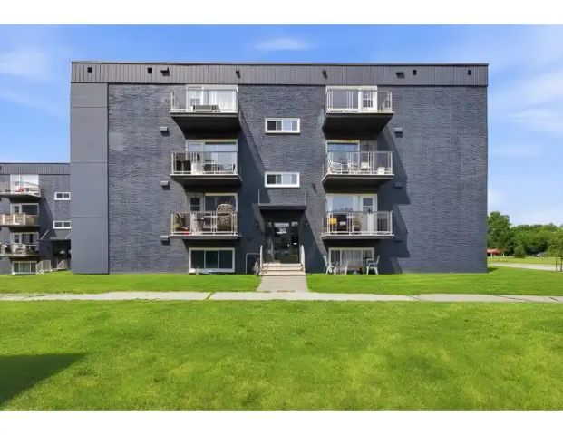 90 Rue Front, #402 | 90 Rue Front, #402, Gatineau - Photo 1
