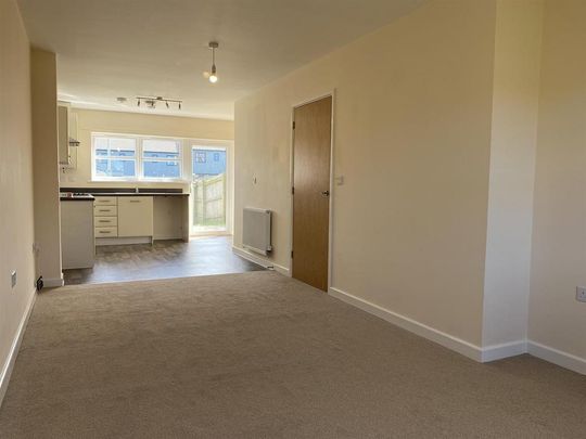 2 bedroom terraced house to rent - Photo 1