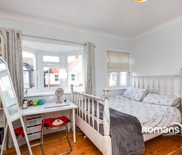 4 bedroom semi-detached house to rent - Photo 5