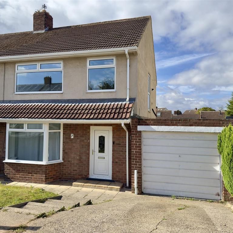 3 bedroom semi-detached house to rent - Photo 1