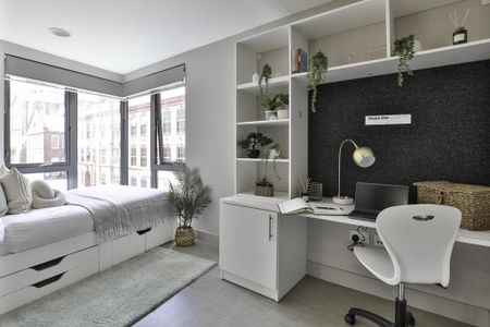 1 bedroom in a flat share to rent - Photo 2