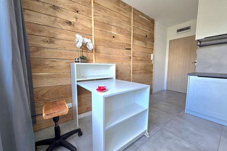 Na wynajem mała, nowoczesna kawalerka ul.Katowicka - Zdjęcie 2