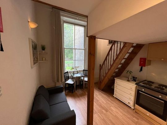 Studio Flat, St. Stephens Gardens, W2 - Photo 1