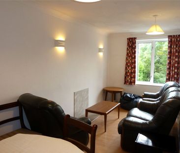 6 bedroom house to rent McWilliam Close, Poole, BH12 - Photo 1