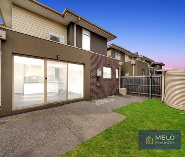 Luxurious Corner townhouse - Photo 6
