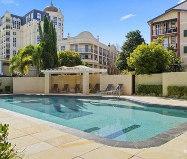 3 Bedroom Villa in Emerald Lakes - Photo 1