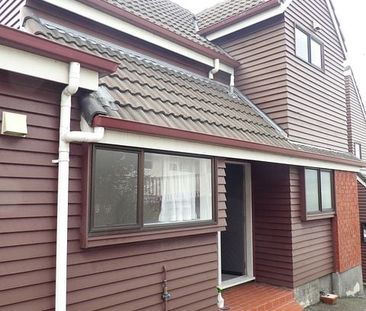 Sunny and Tidy 2 Bedroom Townhouse - Photo 1