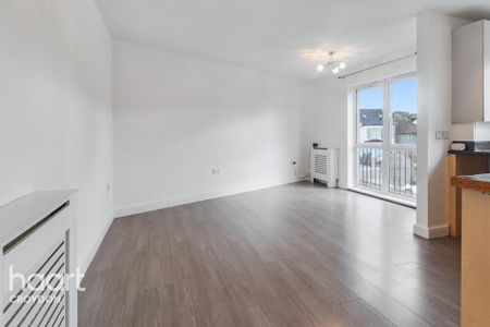 2 bedroom flat to rent - Photo 3