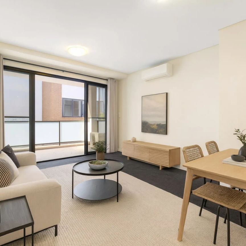 Modern North-Facing Apartment Offering Privacy, Light & Prime Convenience - Photo 1