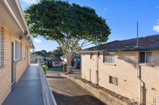 Charming Unit in Boutique Complex – Prime Coorparoo Location - Photo 1