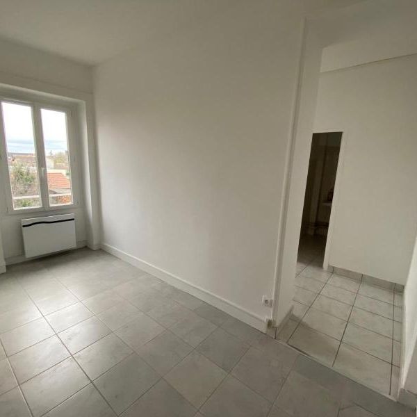 Location Appartement 2 pièces 34m² DECINES CHARPIEU 69150 - Photo 1