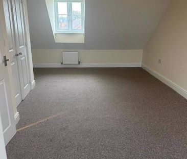 4 bedroom semi-detached house to rent - Photo 1