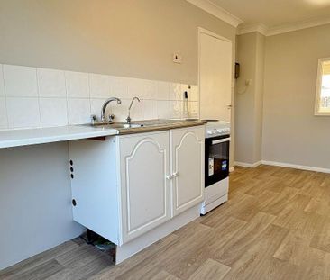 2 bedroom maisonette to rent - Photo 2