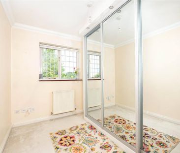 4 bedroom detached house to rent - Photo 4