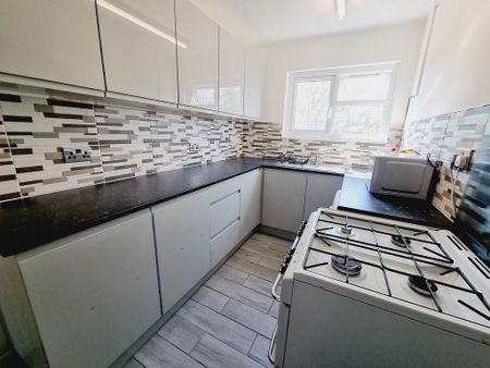 2 Bed Student Accommodation - Photo 4