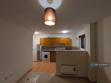 1 bedroom semi-detached house to rent - Photo 3