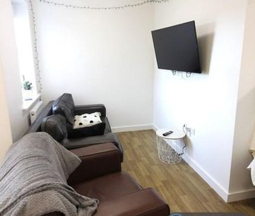 1 bedroom in a flat share to rent - Photo 1