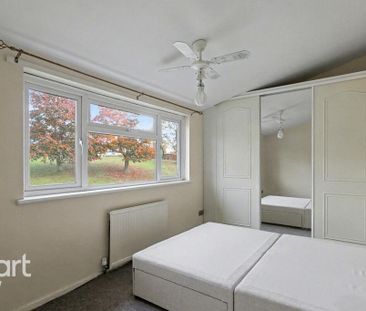 3 bedroom detached house to rent - Photo 4