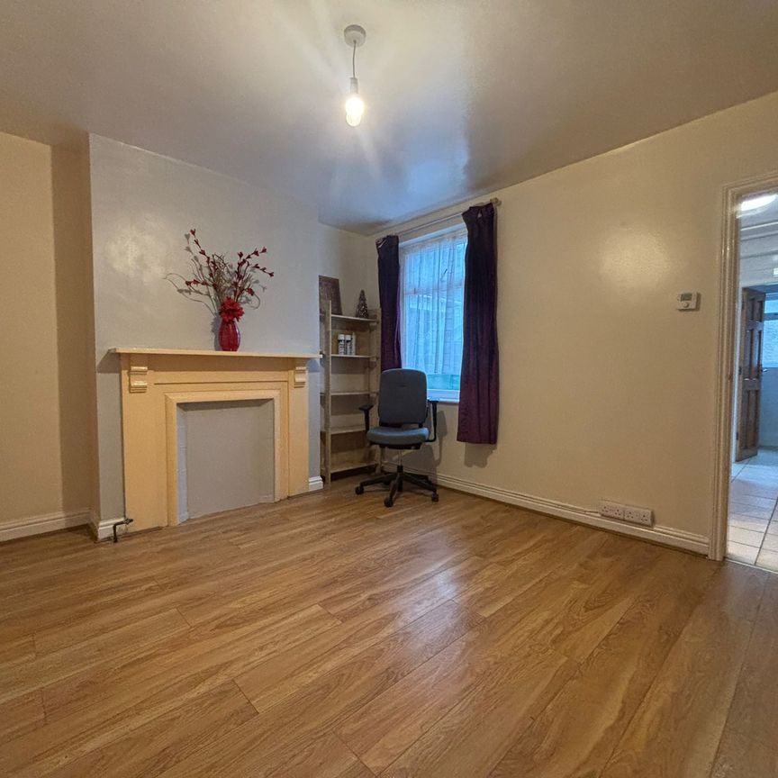 Arbury Avenue, Foleshill - Photo 1