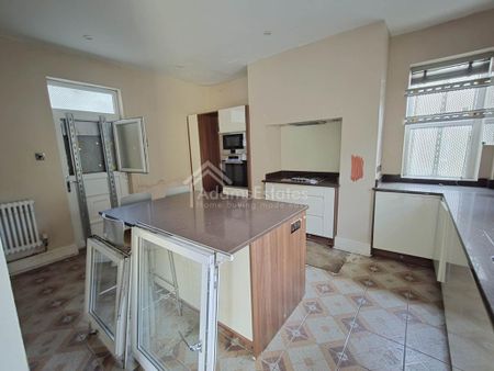 2 bedroom end of terrace house to rent - Photo 2