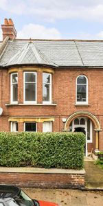 3 bedroom flat to rent - Photo 4