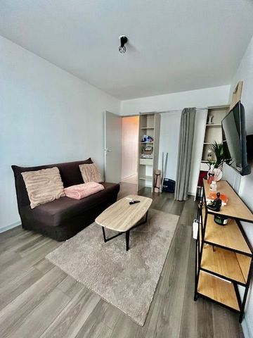 Location Appartement 4 pièces 92m² TROYES 10000 - Photo 2