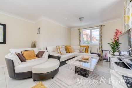 3 bedroom detached house to rent - Photo 2