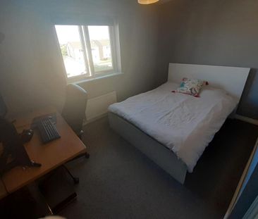 2 bedroom end of terrace house to rent - Photo 3