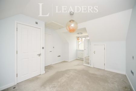 3 bedroom house to rent Friars Close, Peacehaven, East Sussex, BN10 - Photo 5